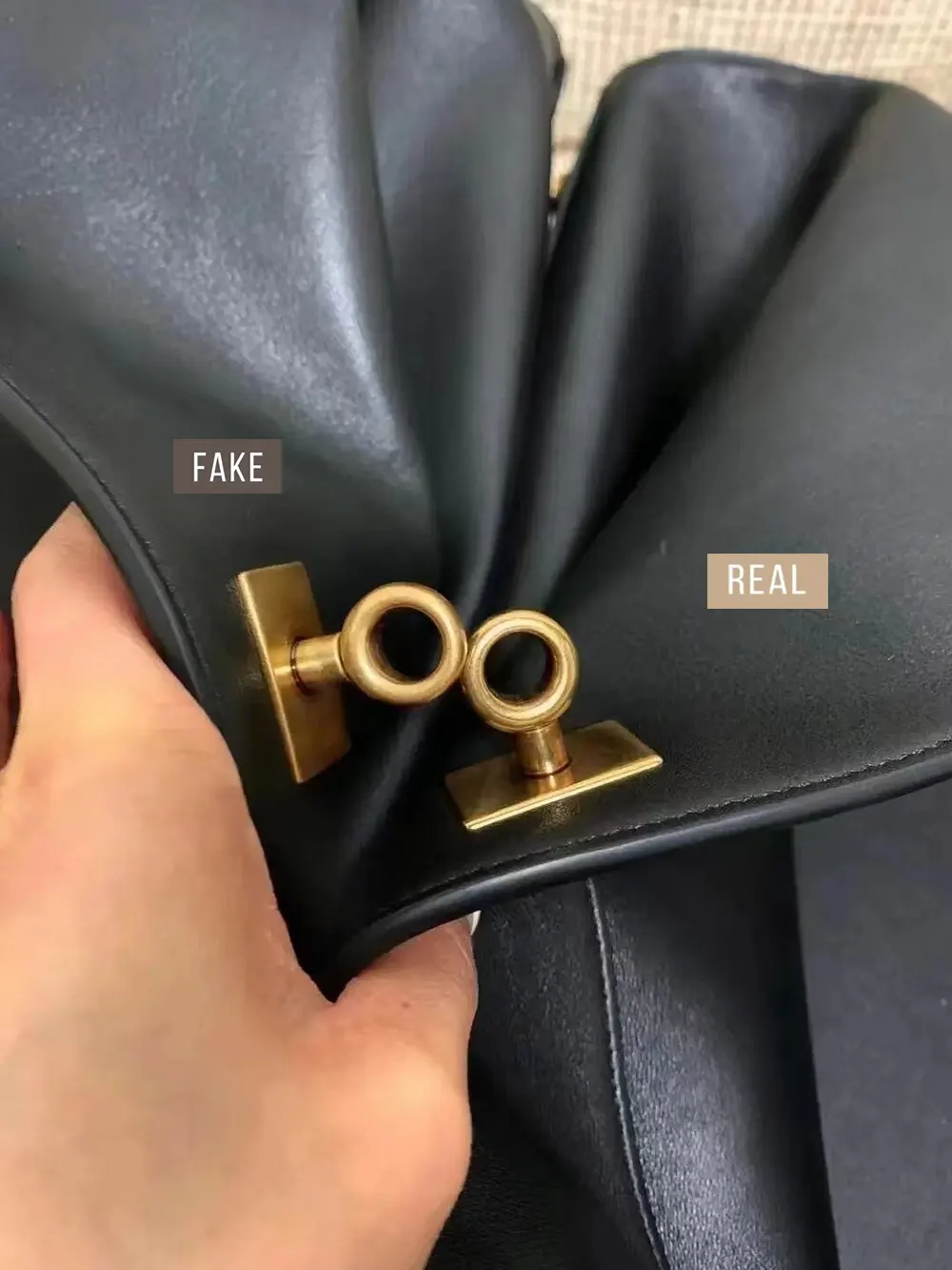  Balenciaga Rodeo Handbag Authentic vs. High-Quality Replica 