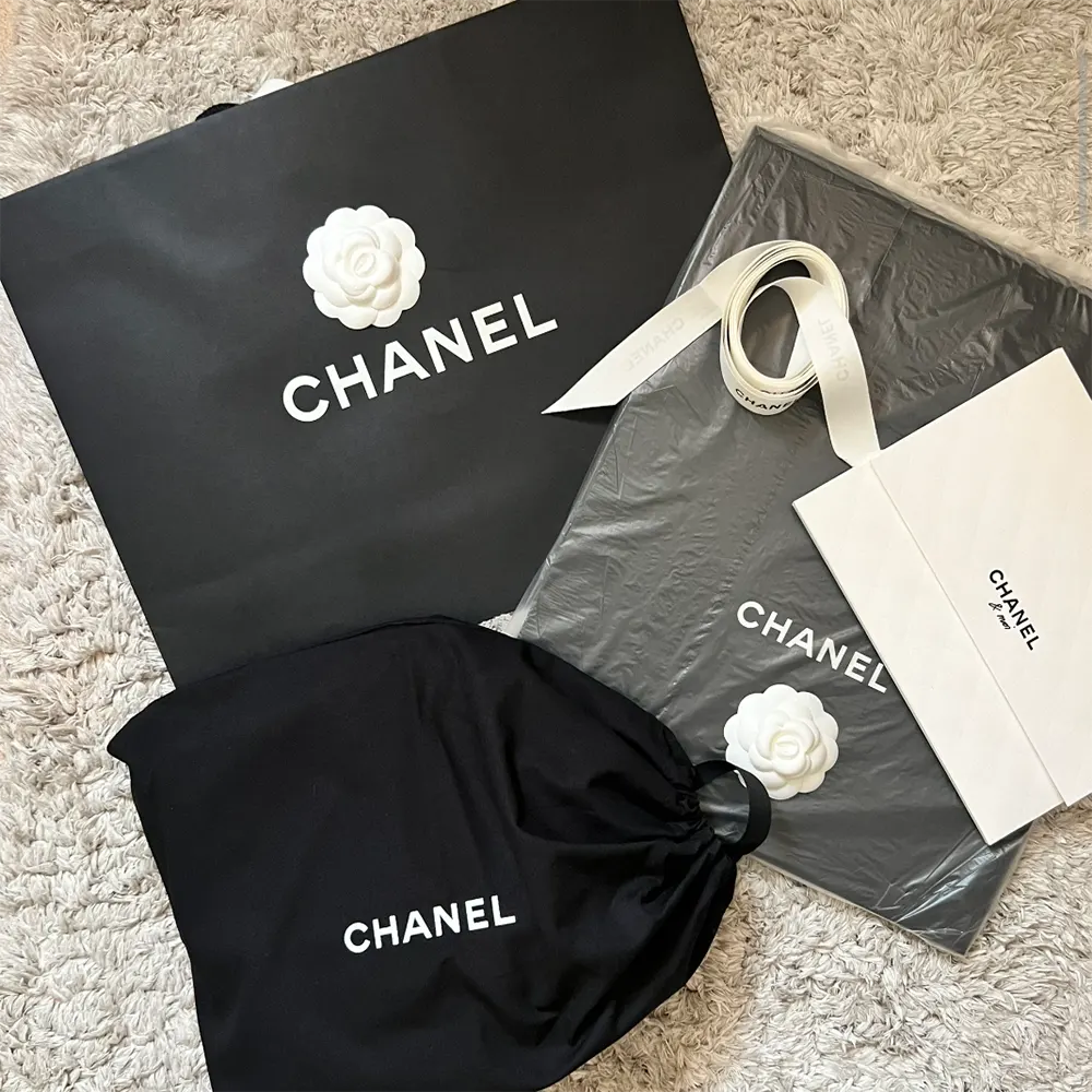 Chanel Mini Hobo Bag Review---Black Patent Quilted Leather Chanel Mini Hobo Bag Review---Black Patent Quilted Leather