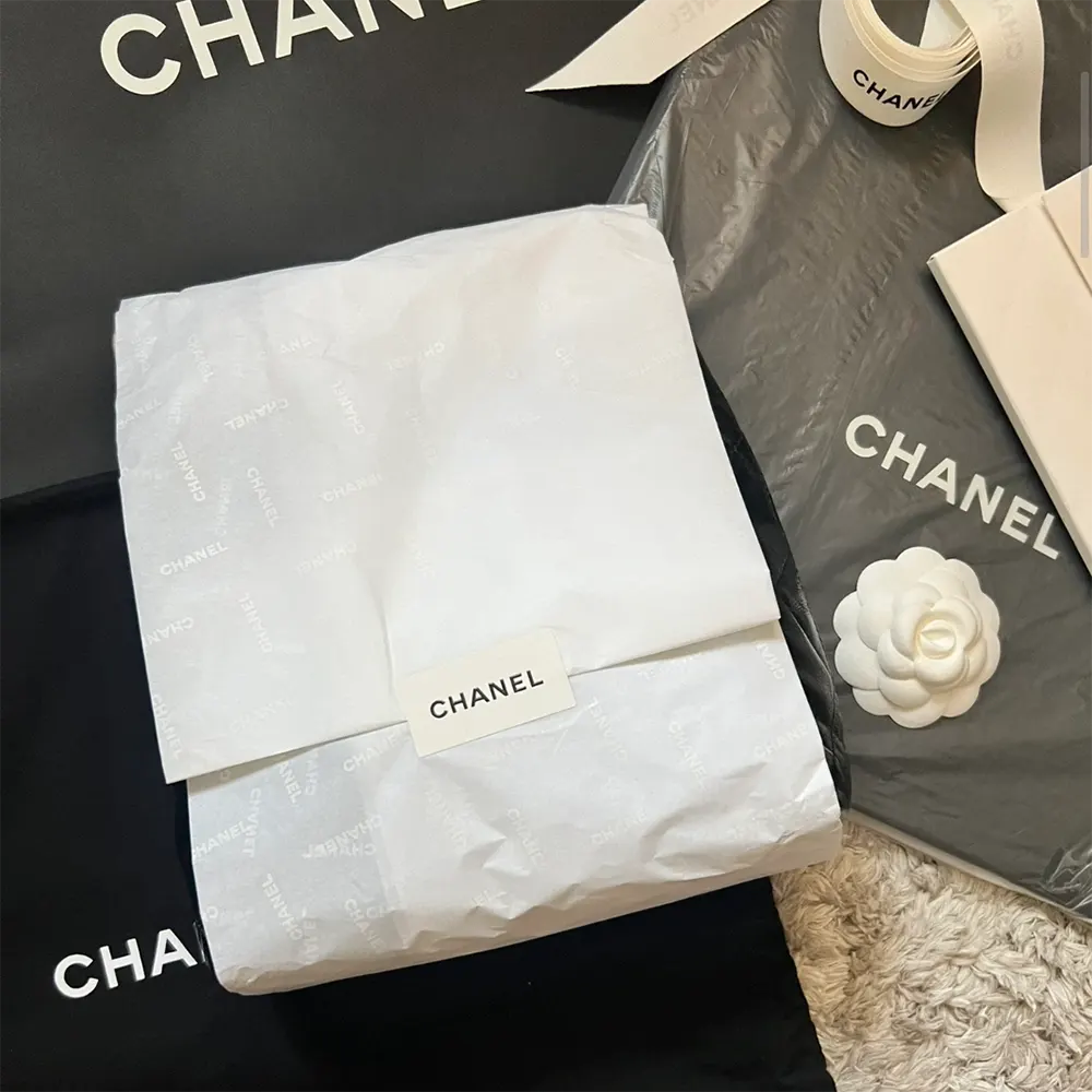 Chanel Mini Hobo Bag Review---Black Patent Quilted Leather Chanel Mini Hobo Bag Review---Black Patent Quilted Leather